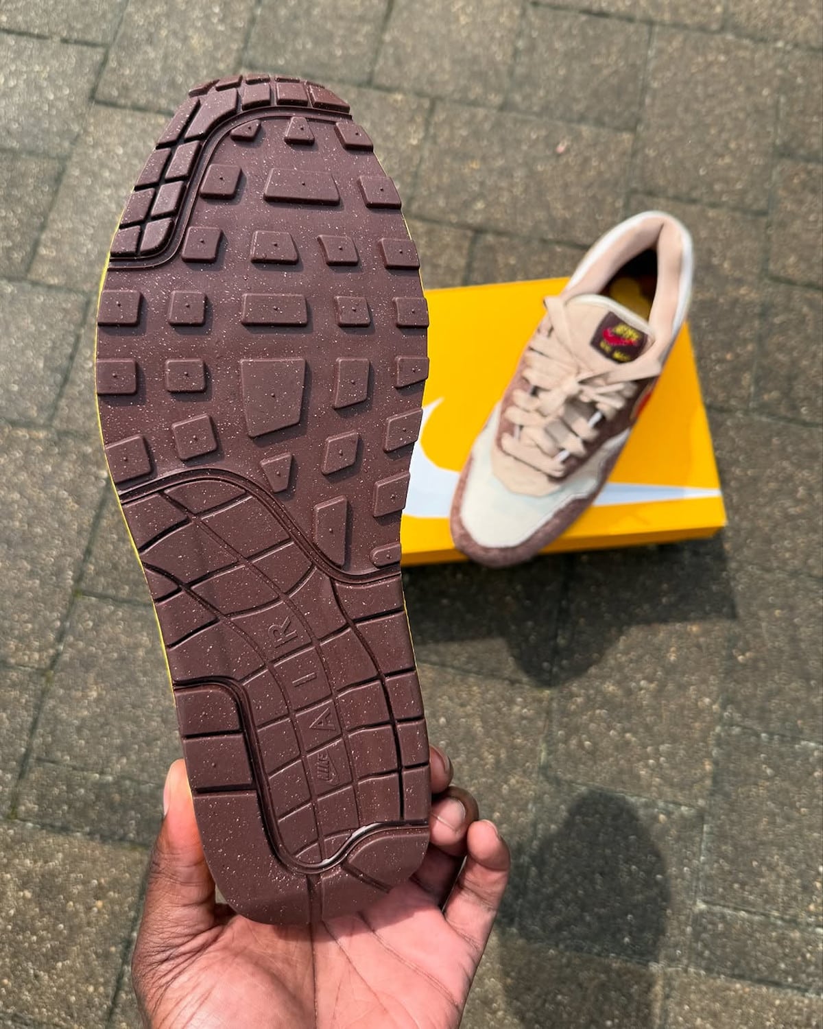 Nike Air Max 1 Low Poly marron beige et rouge (9)