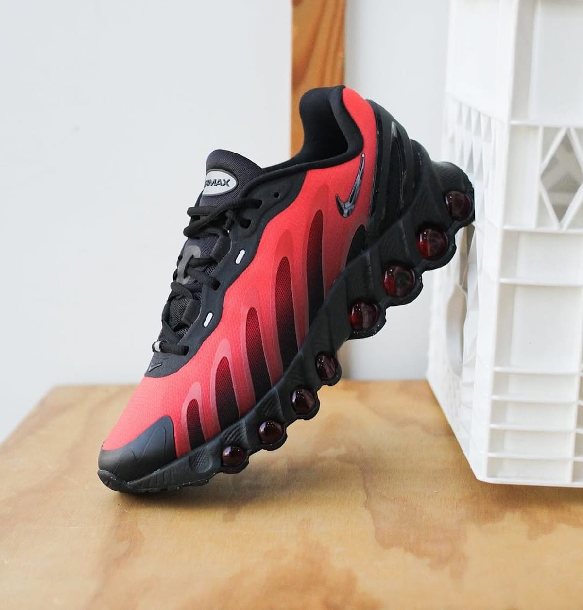Nike Air Max Dn8 Rouge et Noire Black Red Bred pour homme FQ7860-008