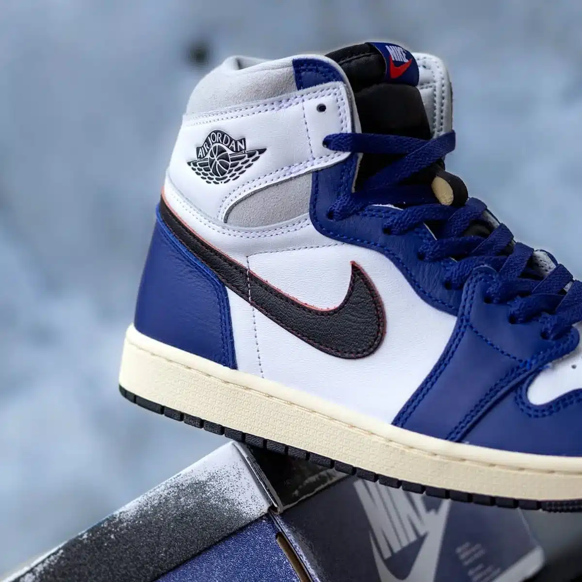 AJ1 inspirée par un prototype de 1985 DZ5485-100 (1)