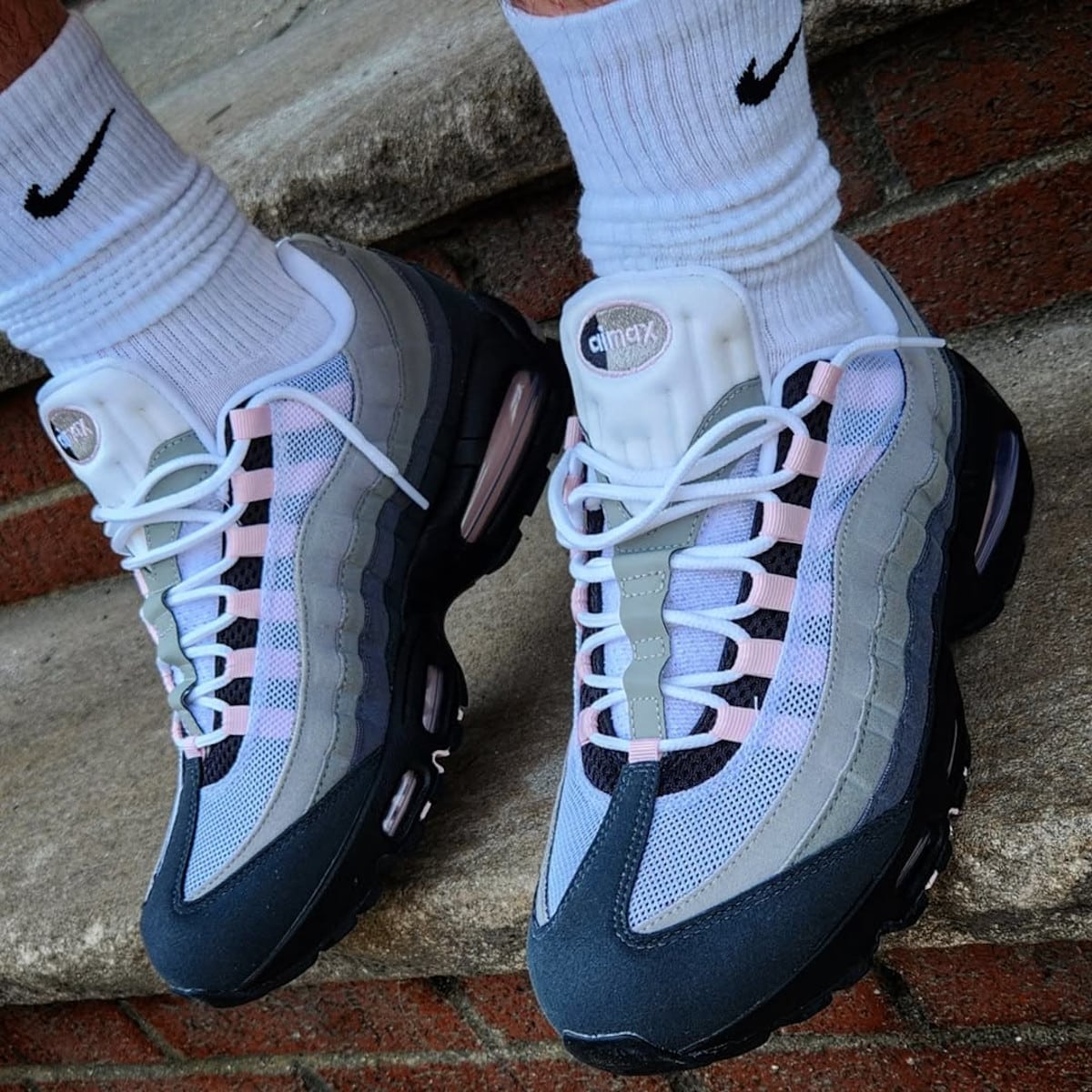 AM95 Pink Foam 2025 on feet (1)