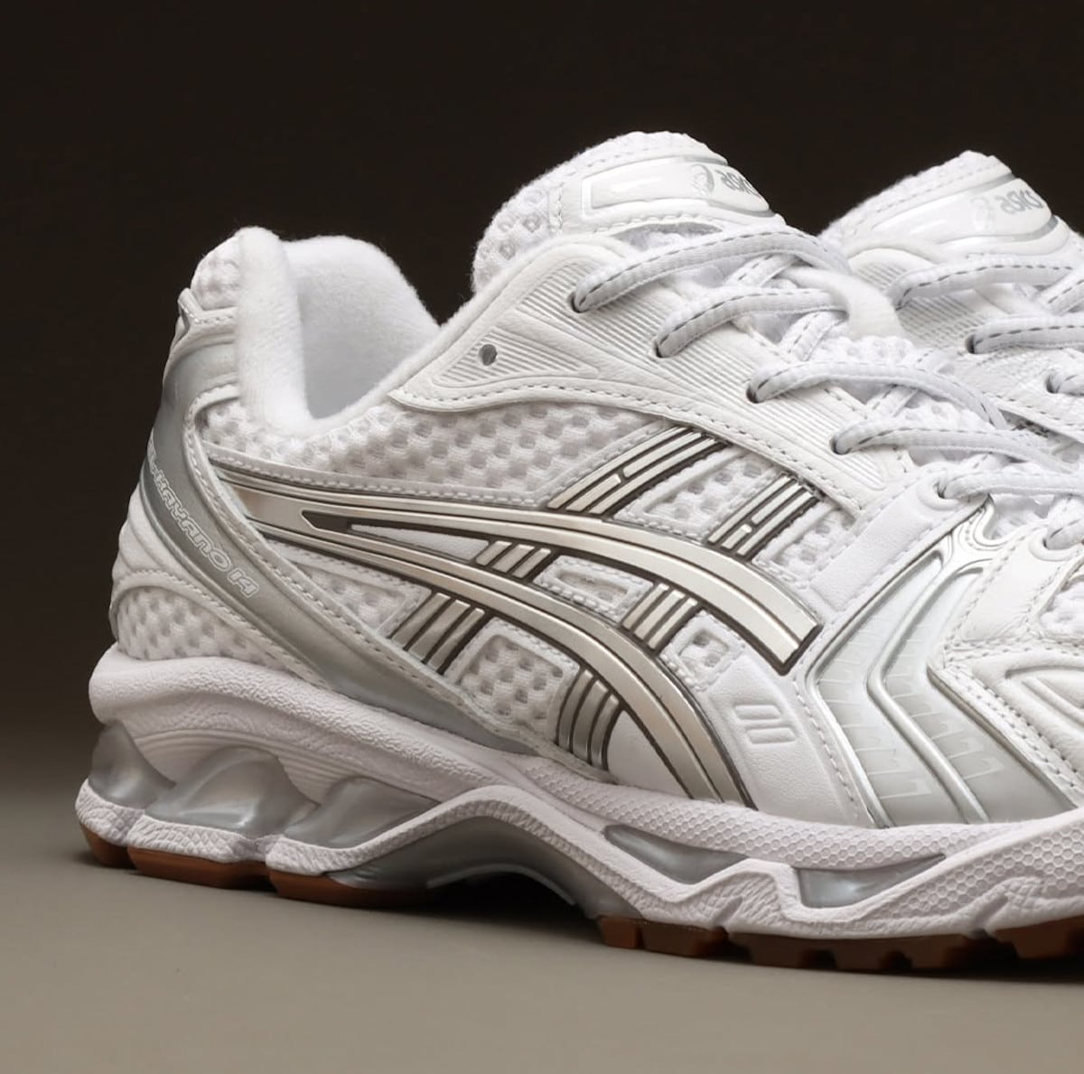 APC x Asics Gel Kayano 14 blanche et gomme 1203A727-100 (4)