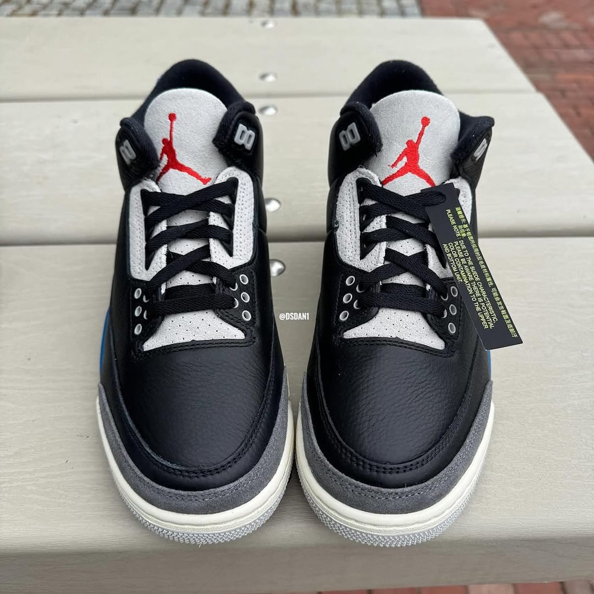 Air Jordan 3 noire logo à l'envers IB8967-004 (1)
