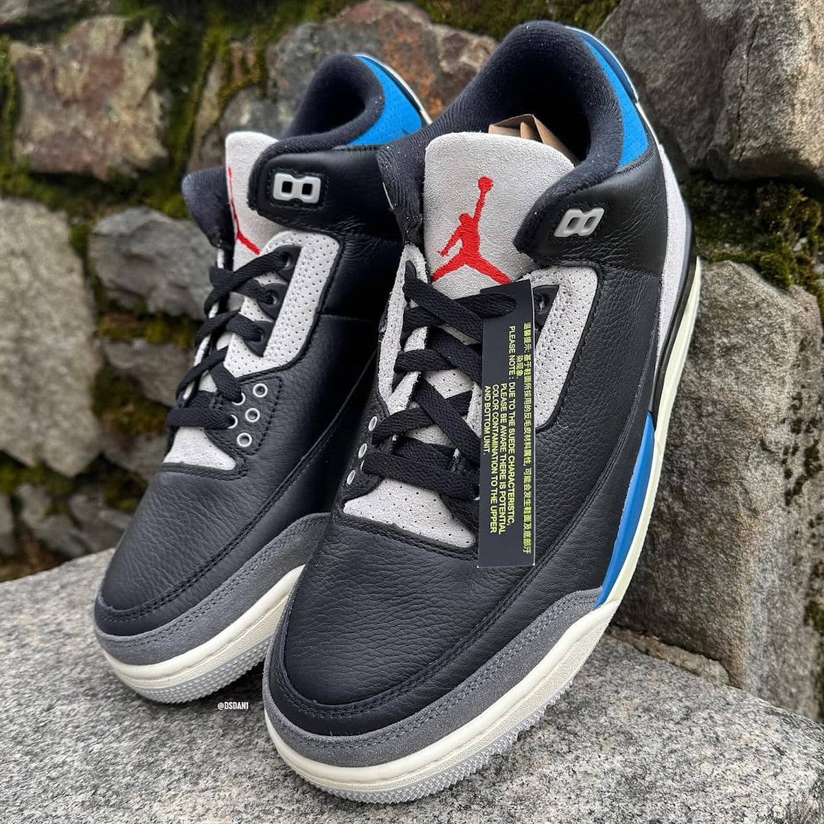 Air Jordan 3 noire logo à l'envers IB8967-004 (5)