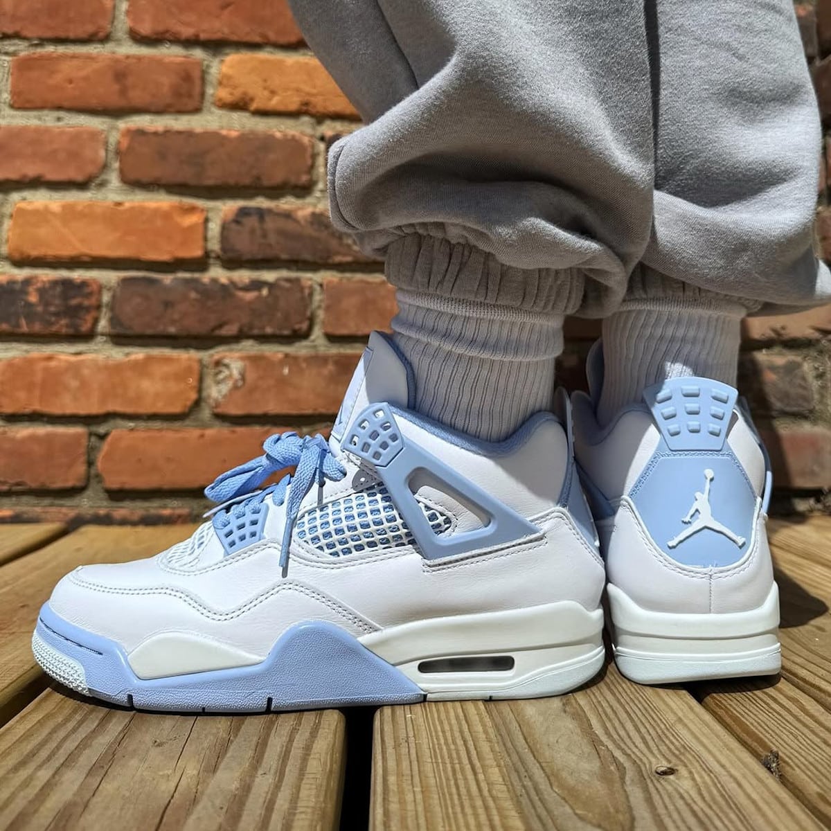 Air Jordan 4 blanche et bleu ciel HV0823-100 (4)