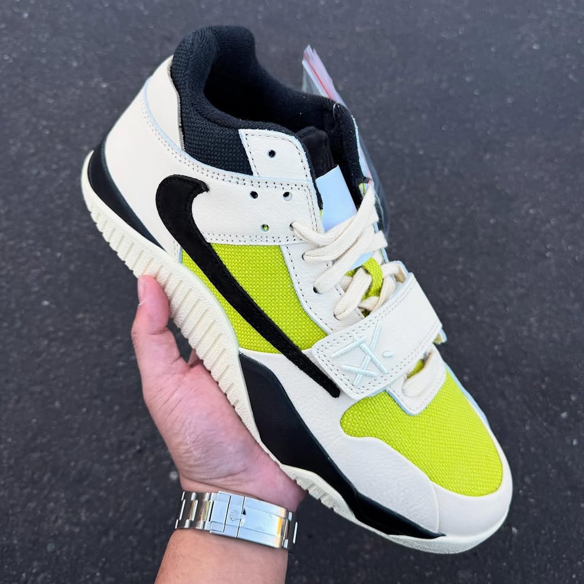 Jordan Jumpman Jack blanc cassé noir vert fluo (1)