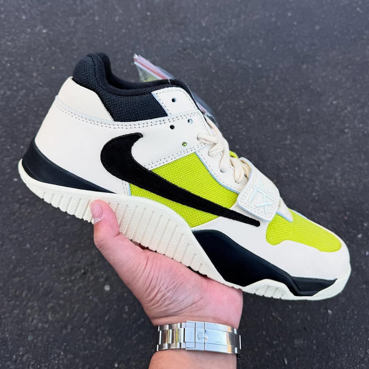 Jordan Jumpman Jack blanc cassé noir vert fluo (2)