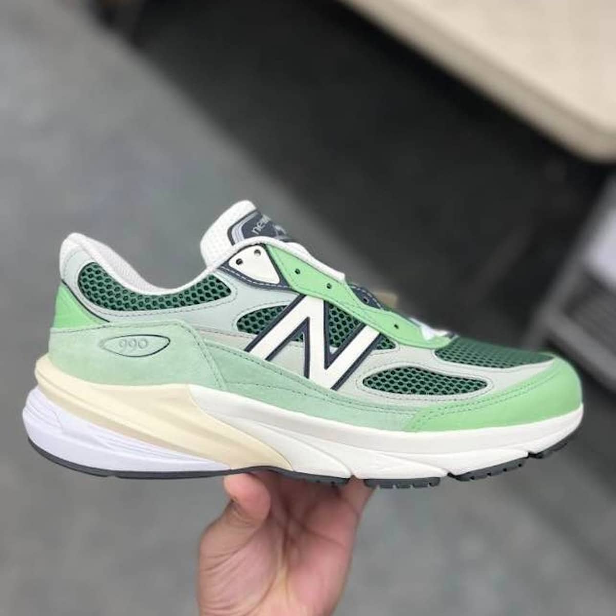 New Balance 990v6 vert avocat (1)