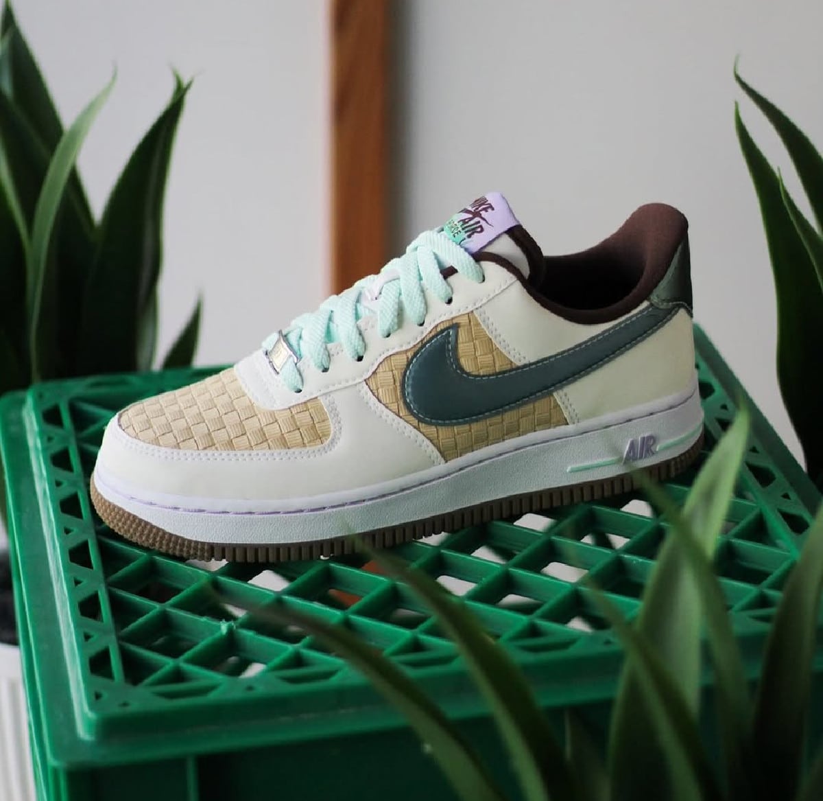Nike AF1 Oeufs de Pâques 2025 IB5722-100 (1)