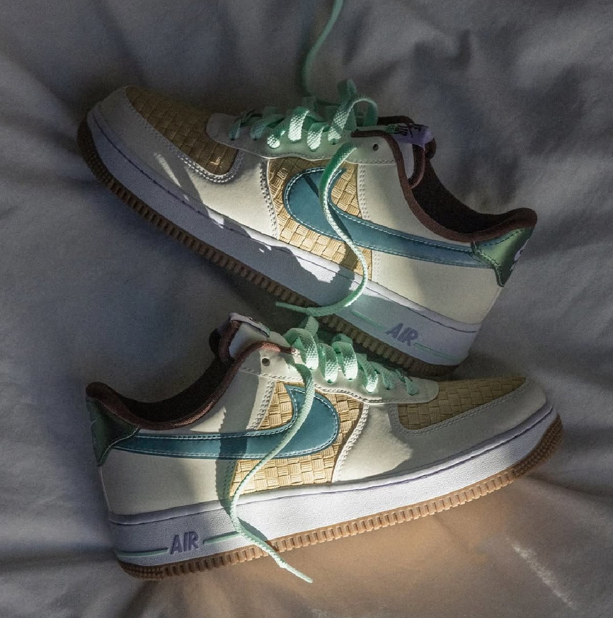Nike AF1 Oeufs de Pâques 2025 IB5722-100 (4)