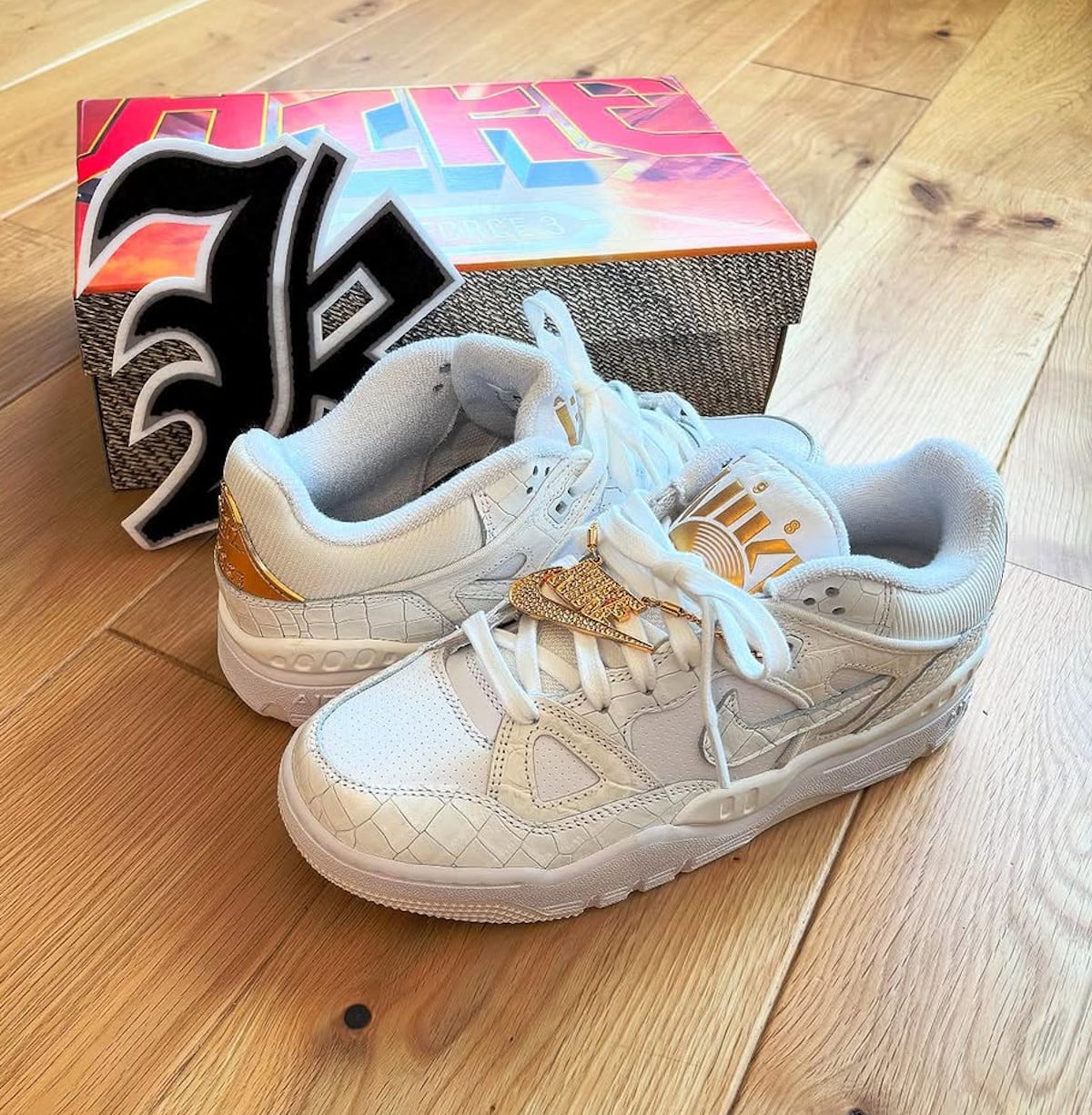 Nike Air Force 3 Low blanche et dorée HF7630-100 (1)
