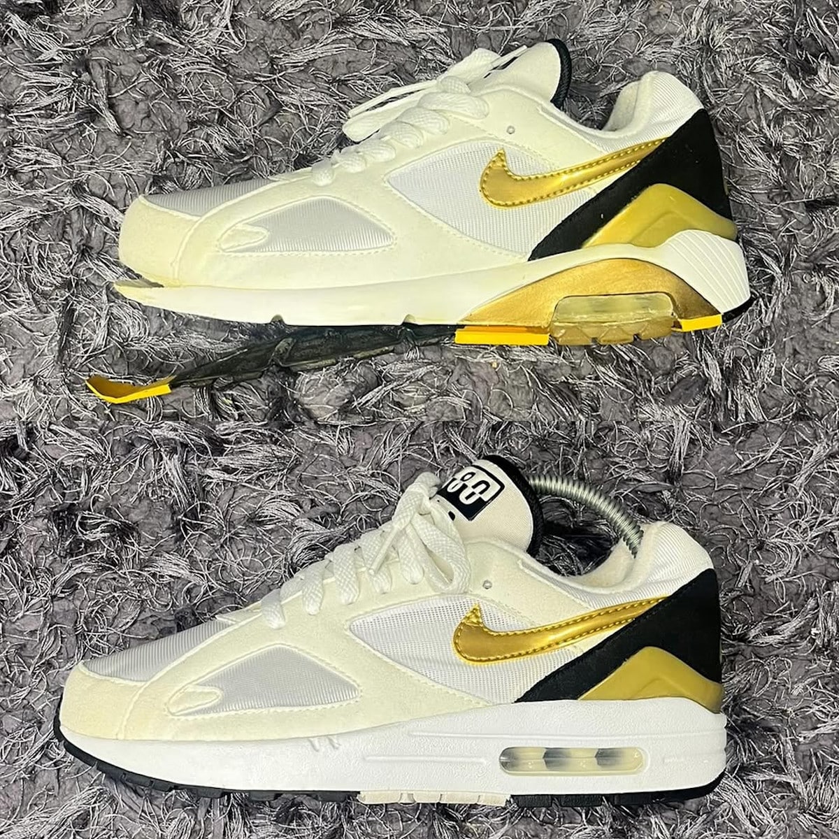 Nike Air Max 1180 Metallic Gold (1)