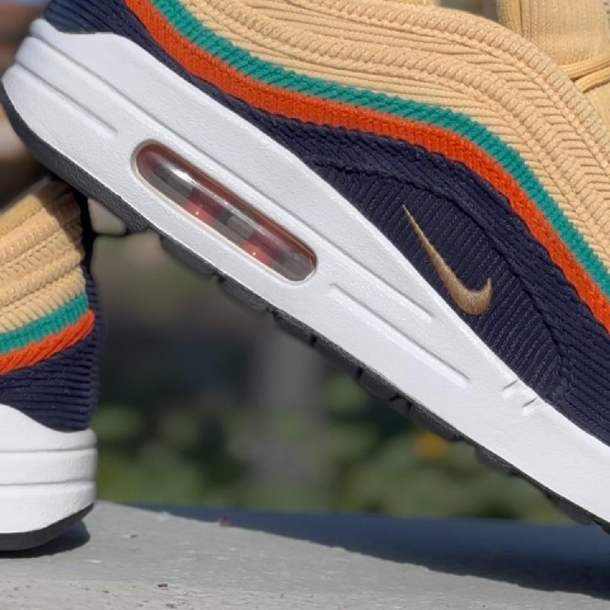 Nike Air Max 197 Obsidian Celestial Gold Starfish (3)
