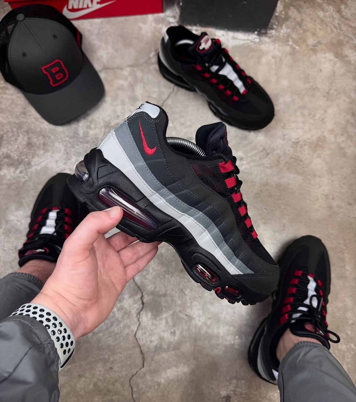 Nike Air Max 95 Les Reds HM4830-001 (1)