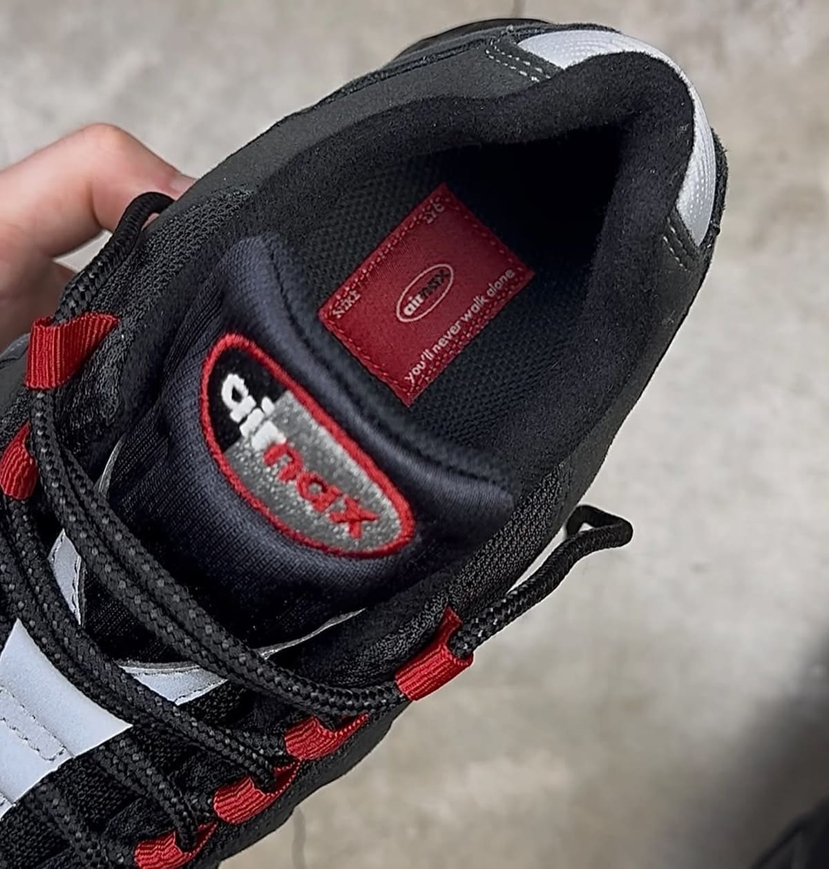 Nike Air Max 95 Les Reds HM4830-001 (2)