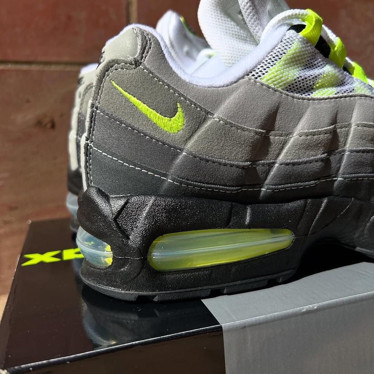 Nike Air Max 95 Yellow Gradation 30 ans HM4740-001 (2)