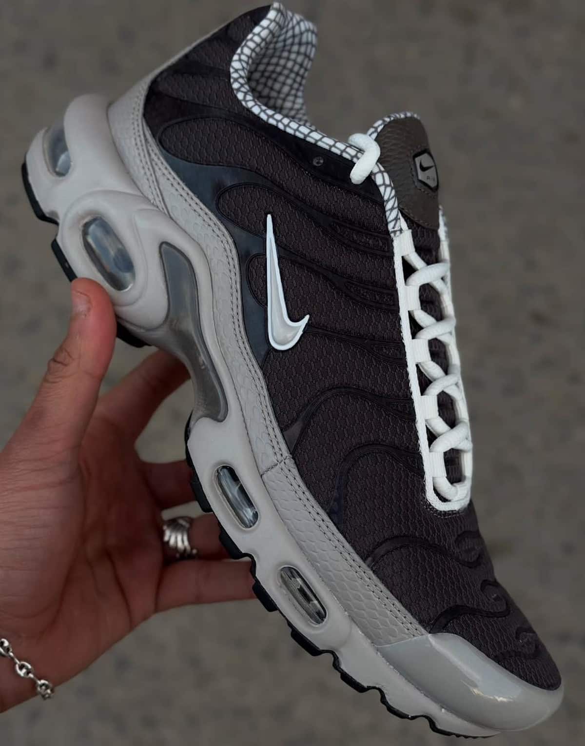 Nike Air Max Plus CNY 2025 IB7679-200 (4)
