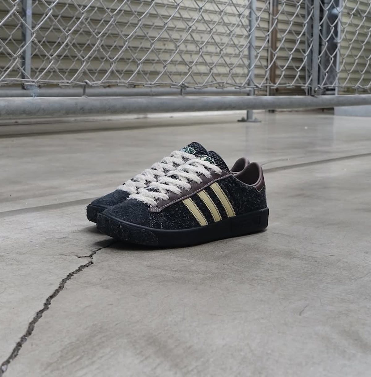 adidas Forest Hill BD grise beige marron JR7942 (1)