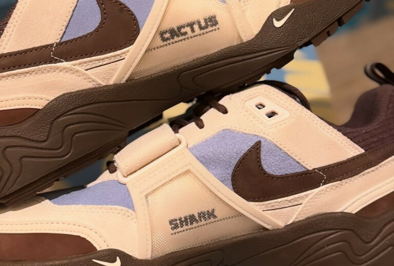 Travis Scott x Nike Zoom Field Jaxx Pale Ivory and Leche Blue (couv)