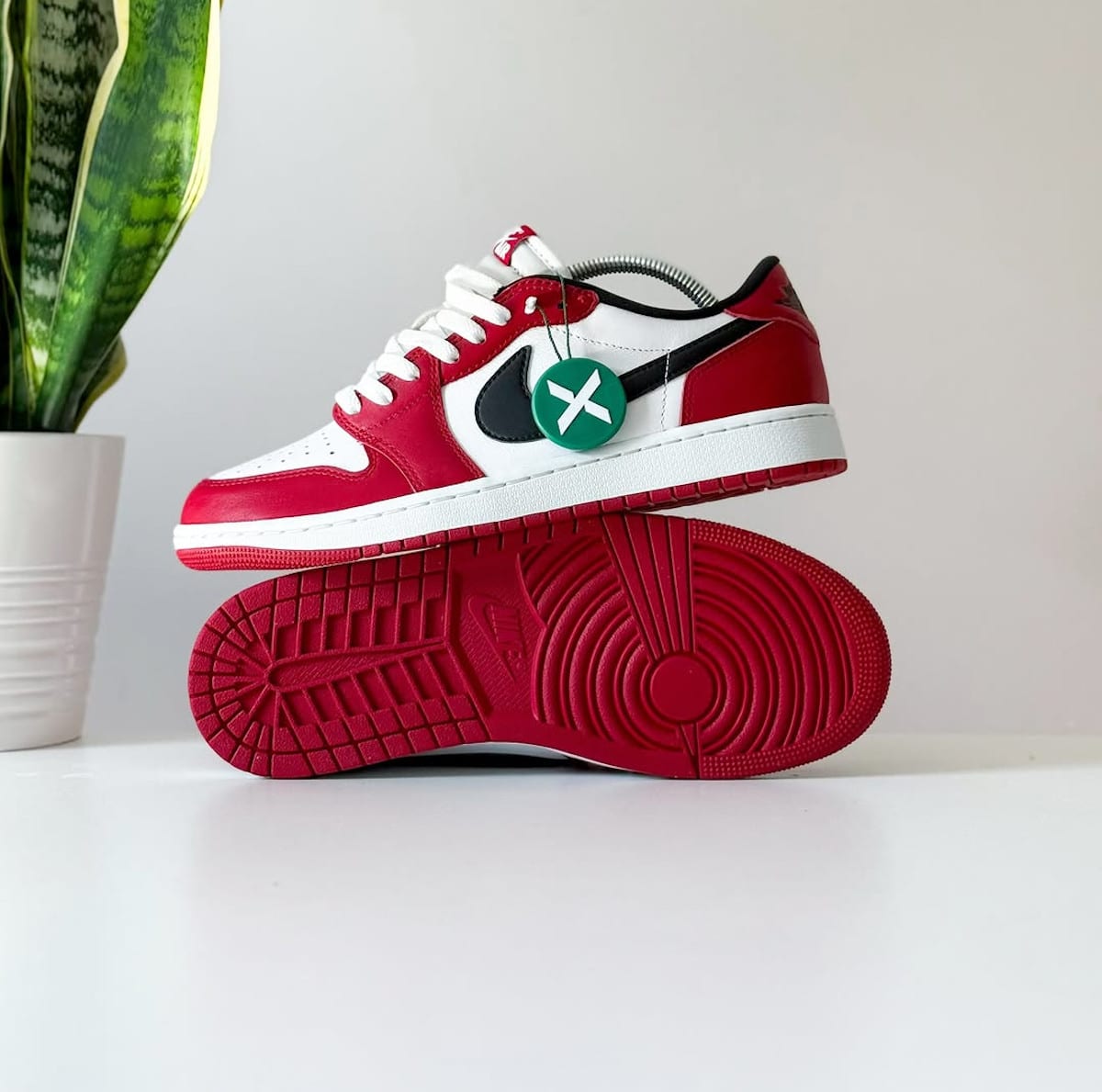 AJ1 Low Chicago 40th Anniversary HQ6998-600 (1)