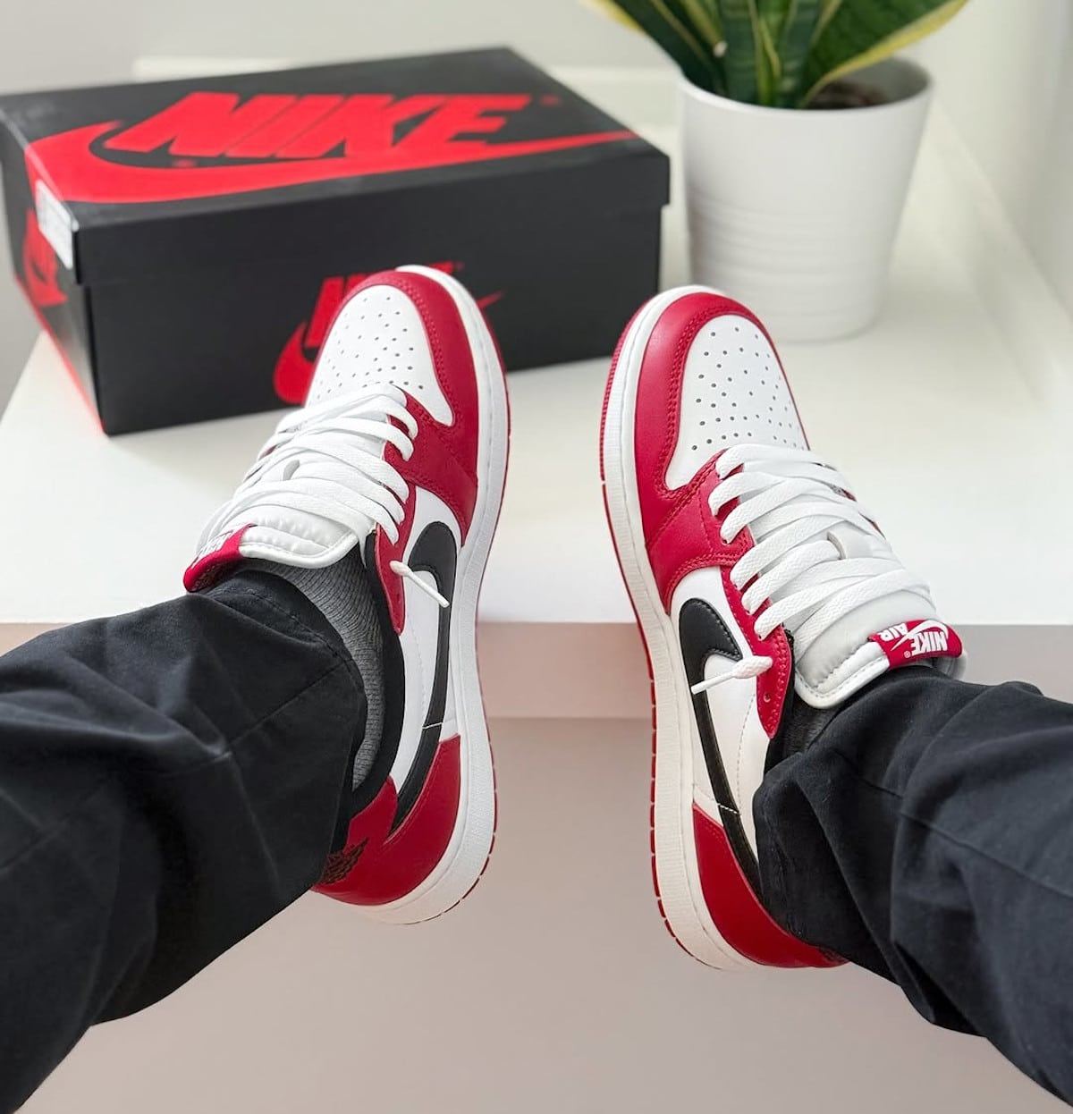 Air Jordan 1 Low OG Chicago 2025 Big Swoosh HQ6998-600