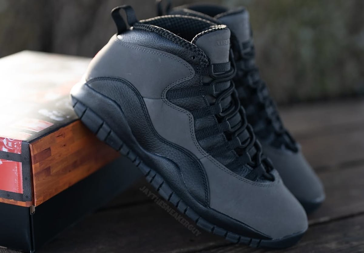 Air Jordan 10 Shadow 2025 HJ6779-001 (couv)