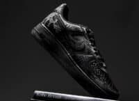Kobe Bryant x Nike Air Force 1 Low Triple Black IB0018-003 (couv)