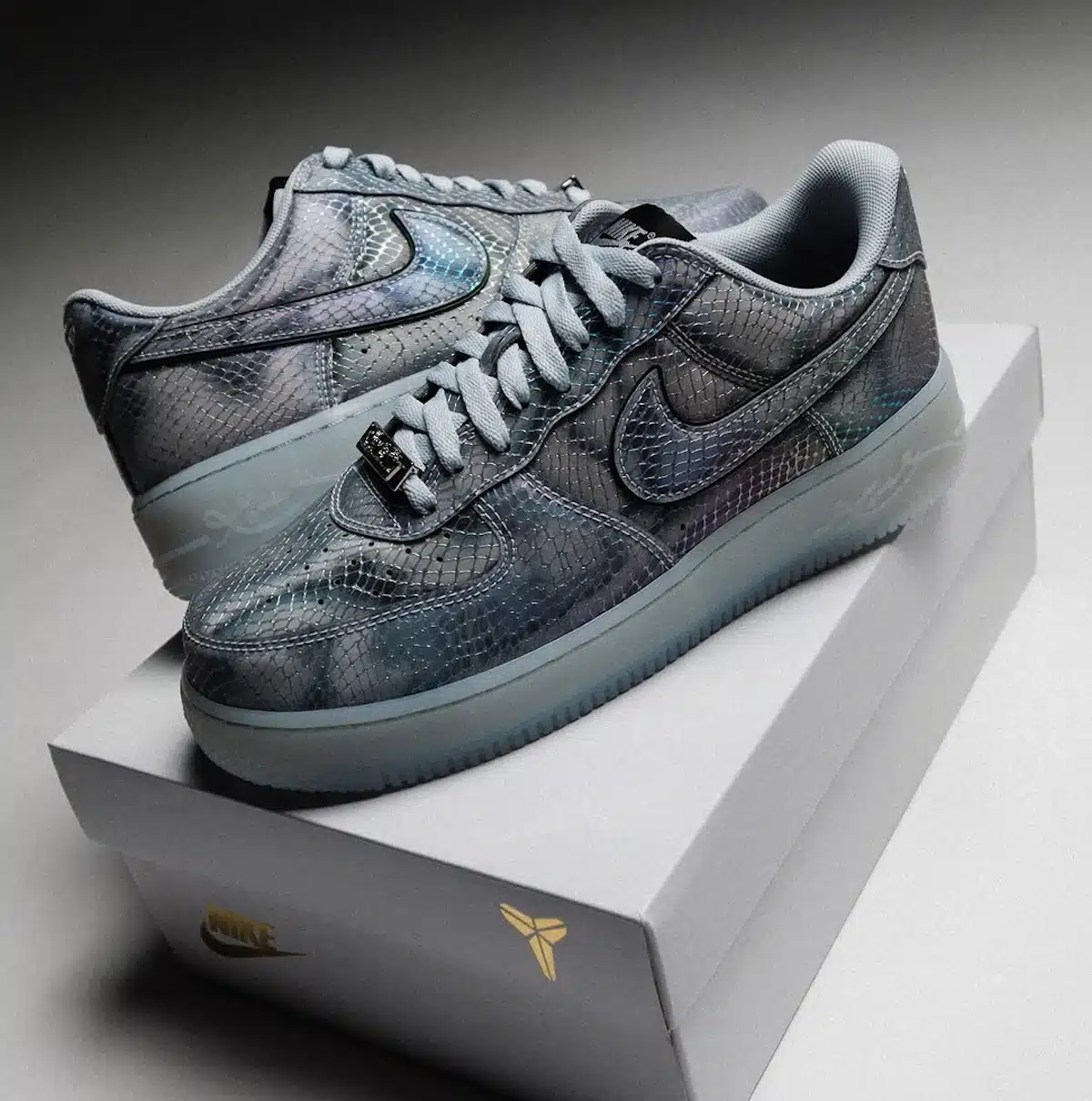 Nike Air Force 1 Low x Kobe Bryant Lenticular II3925-400