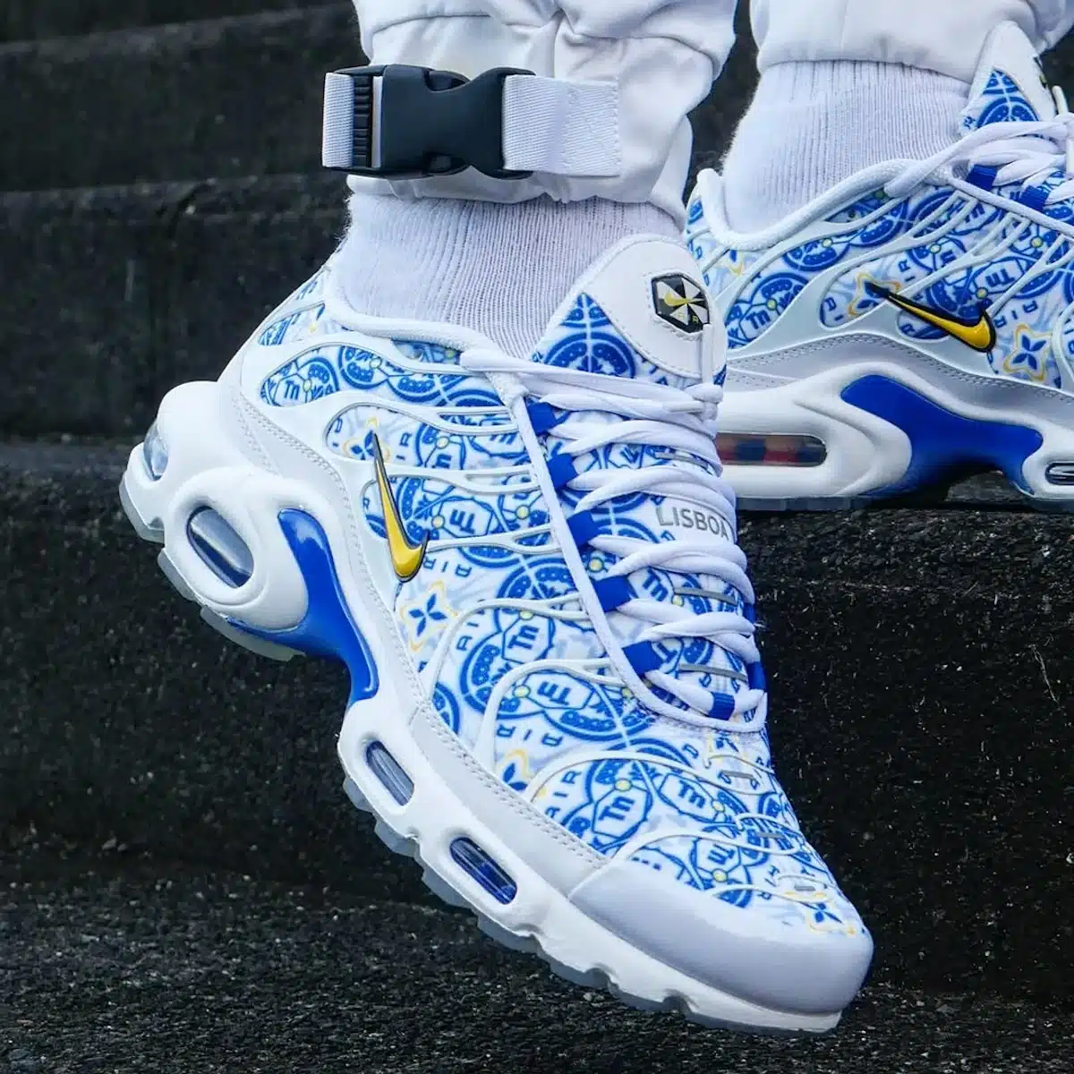 Nike Air Max Plus Lisboa on feet IM5982-100 (6)