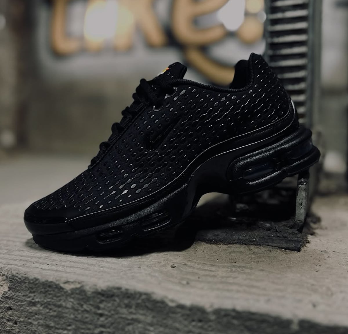 Nike Air Max Plus VII Black HQ2197-001 (2)