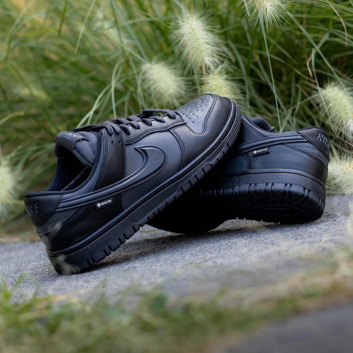 Nike Dunk Low Gore Tex Triple Black HQ2053-001 (1)