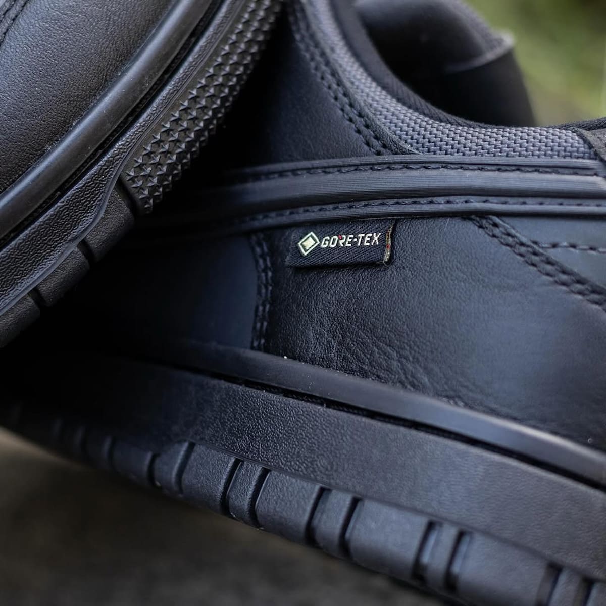 Nike Dunk Low Gore Tex Triple Black HQ2053-001 (2)