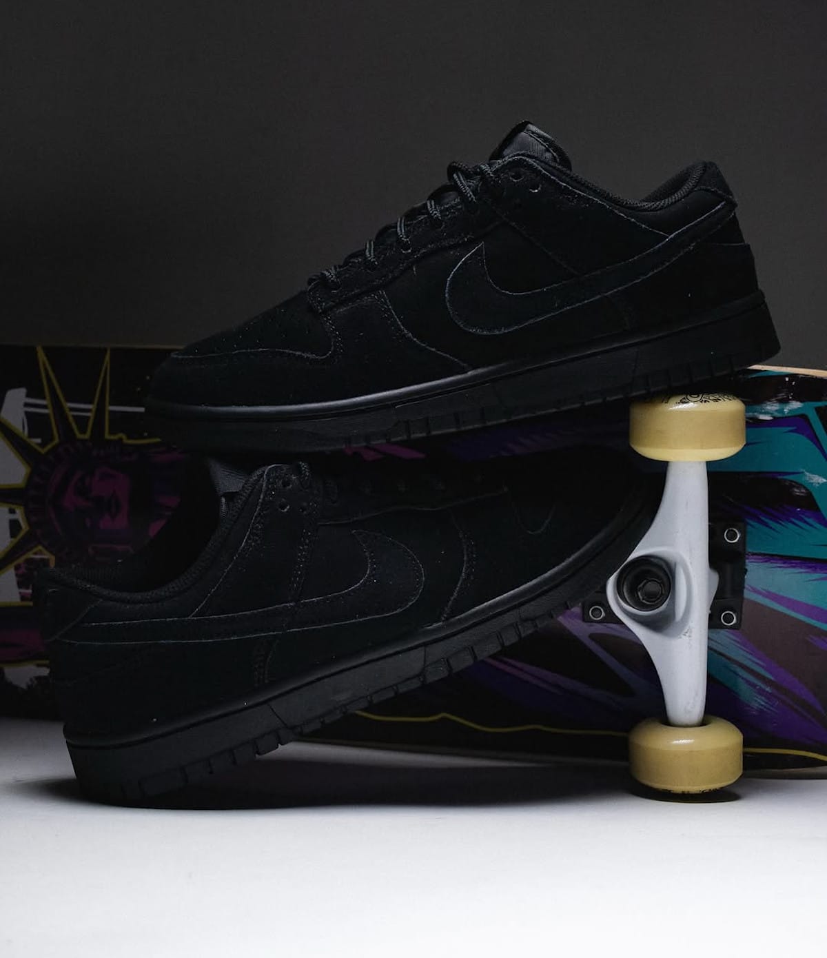 Nike Dunk Low Retro SE Triple Black Suede IB6651-001 (1)