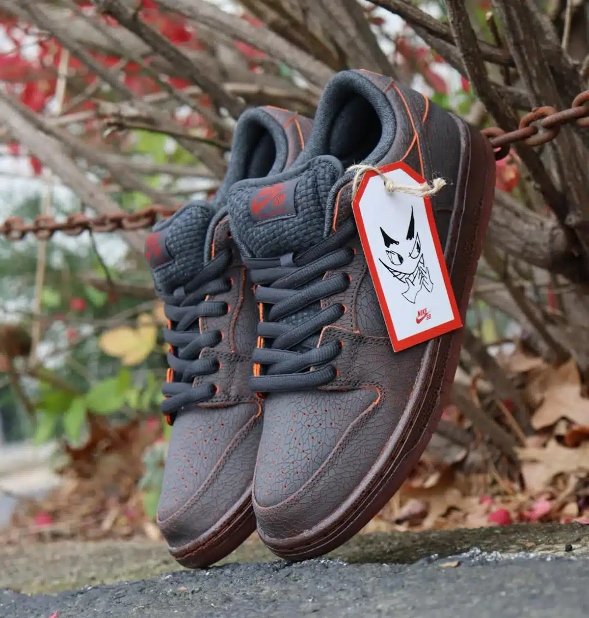 Nike SB Dunk Low Krampus 2025 HV1668-001 (2)