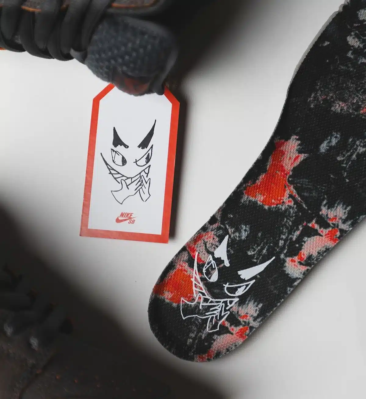 Nike SB Dunk Low Krampus 2025 HV1668-001 (6)