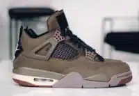 A Ma Maniere x Air Jordan 4 Dark Mocha IF3102-200 (couv)