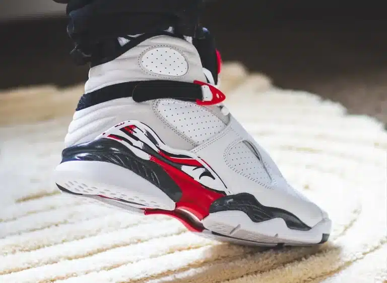 Air Jordan 8 Bugs Bunny 2025 305381-100 (couv)