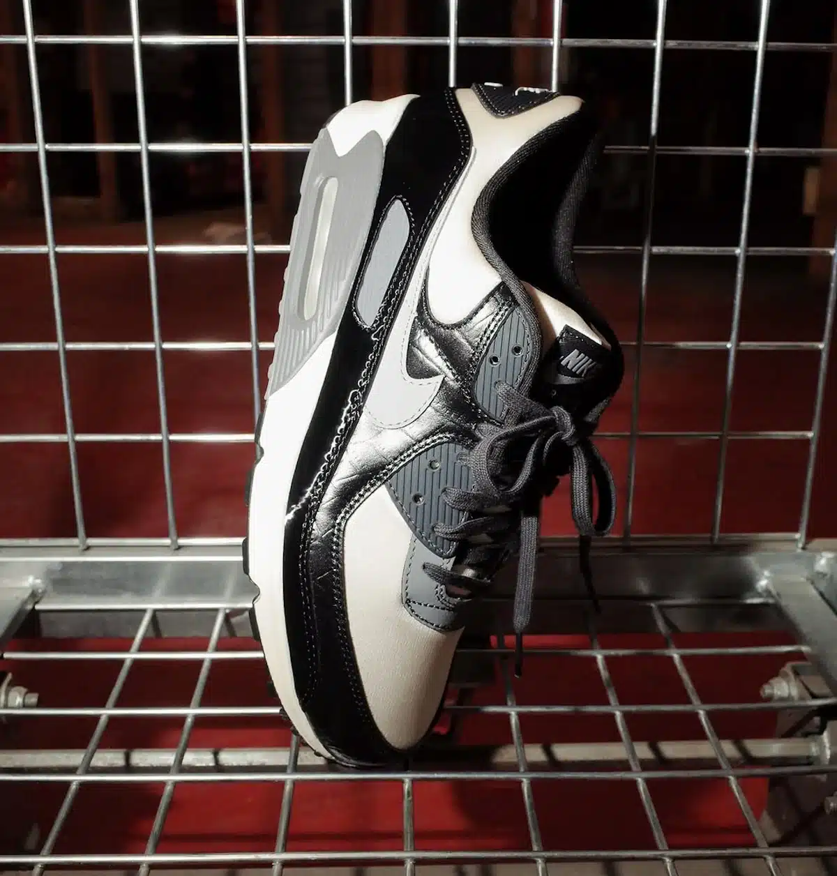 Nike Air Max 90 noire beige et grise IO4468-100 (1)