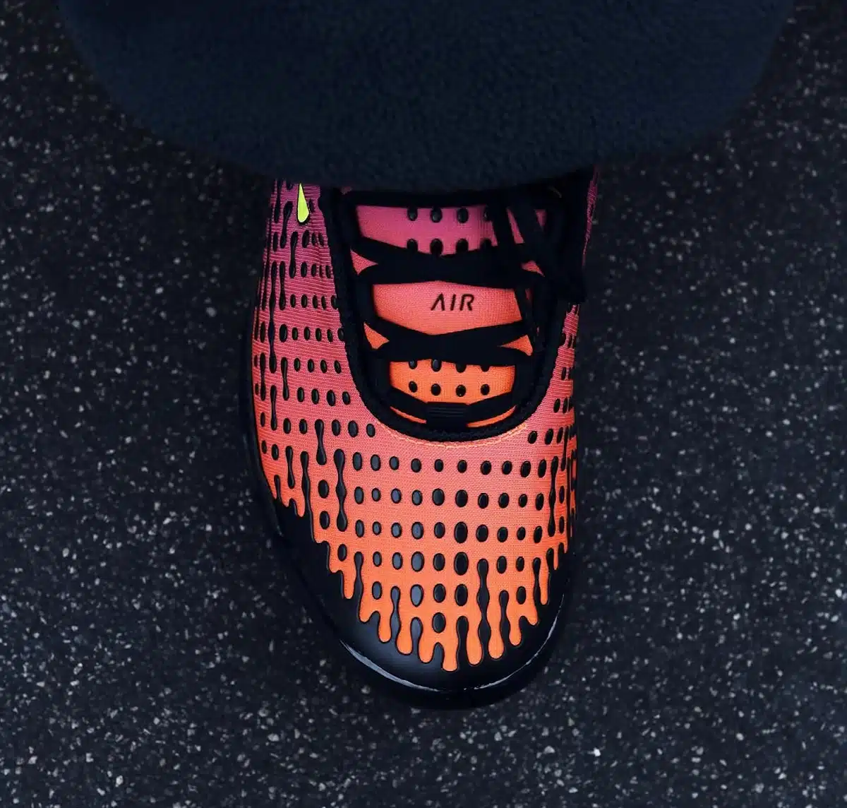 Nike Air Max Plus VII Total Orange Cactus Flower on feet HQ2197-800 (2)