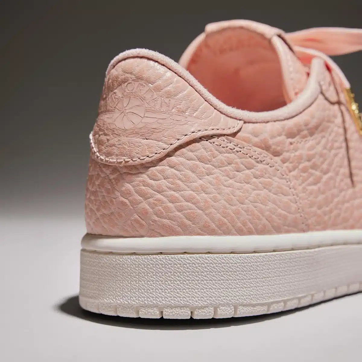 Air Jordan 1 Low rose saumon sans virgule 848775-805 (3)