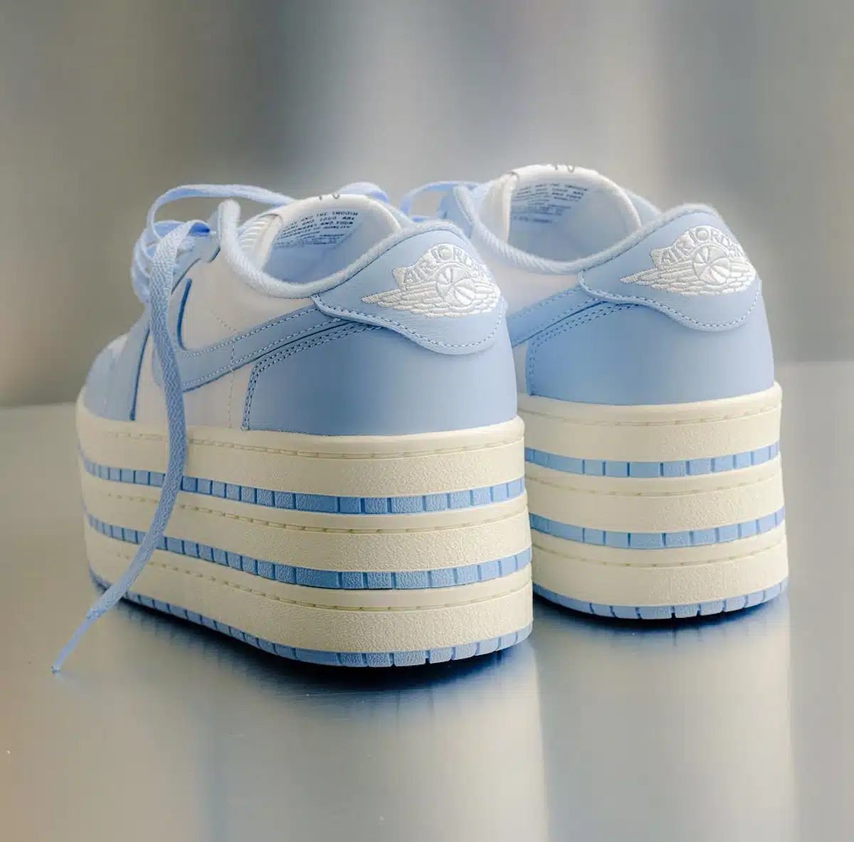 Air Jordan 1 Triple Stack bleu ciel et blanc cassé HV8288-402 (2)