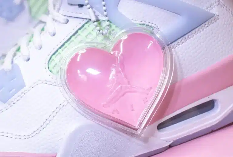 Air Jordan 4 GS Valentine’s Day 2026 IB7068-100 (couv)