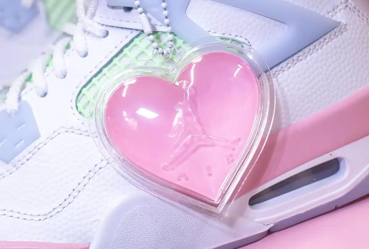 Air Jordan 4 GS Valentine’s Day 2026 IB7068-100 (couv)