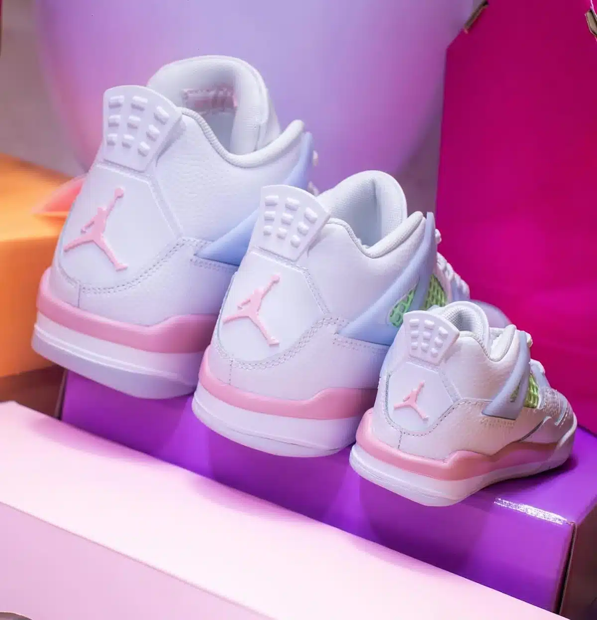 Air Jordan 4 Saint Valentin pour enfant IB7068-100 (3)