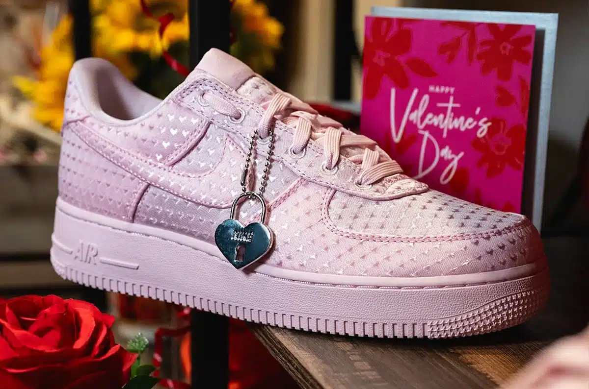 Nike Air Force 1 Low Valentines Day Pink Foam IQ9965-601 (couv)