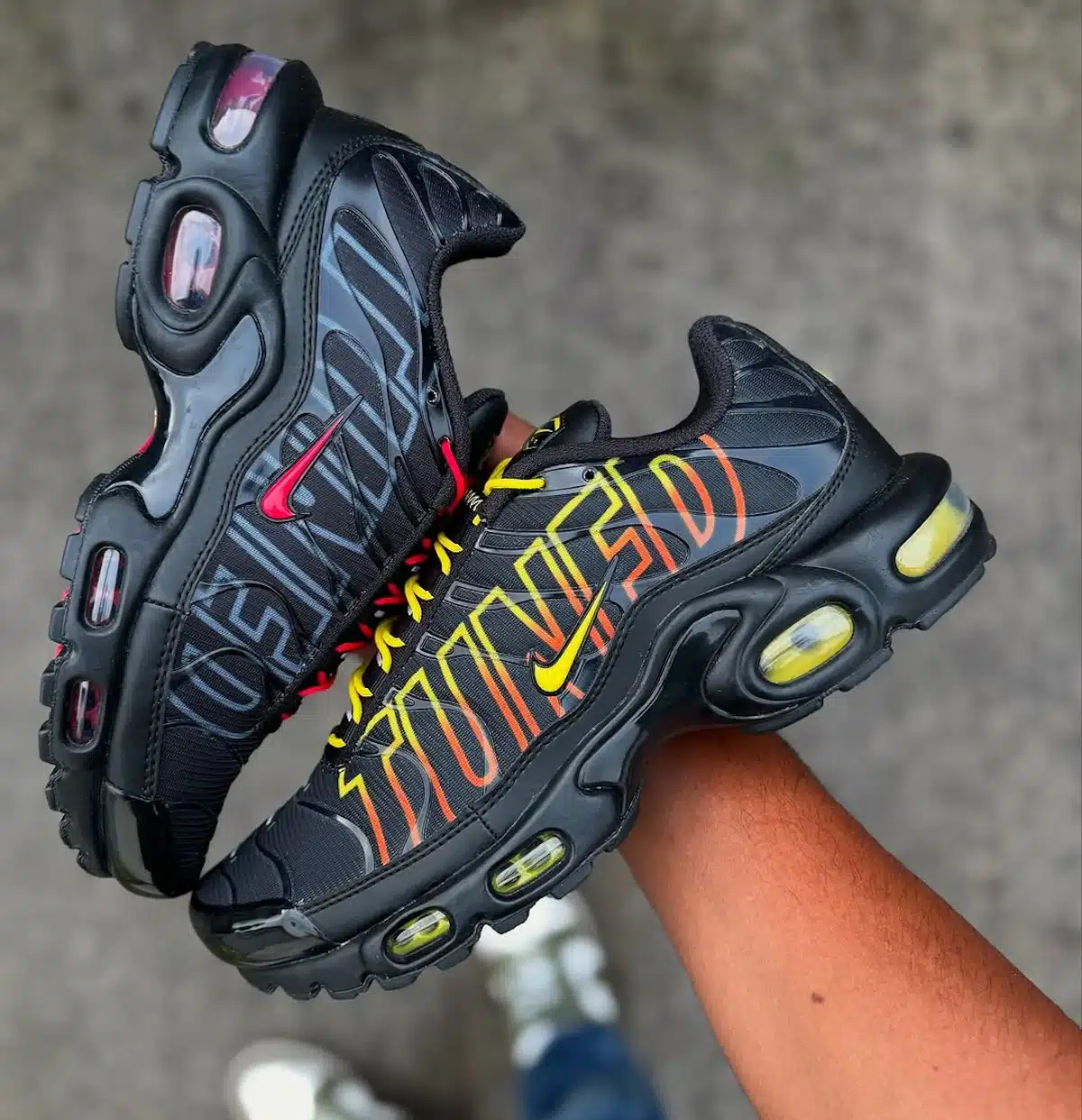 Nike Air Max Plus Black Safety Orange Tuned Air IH4459-010