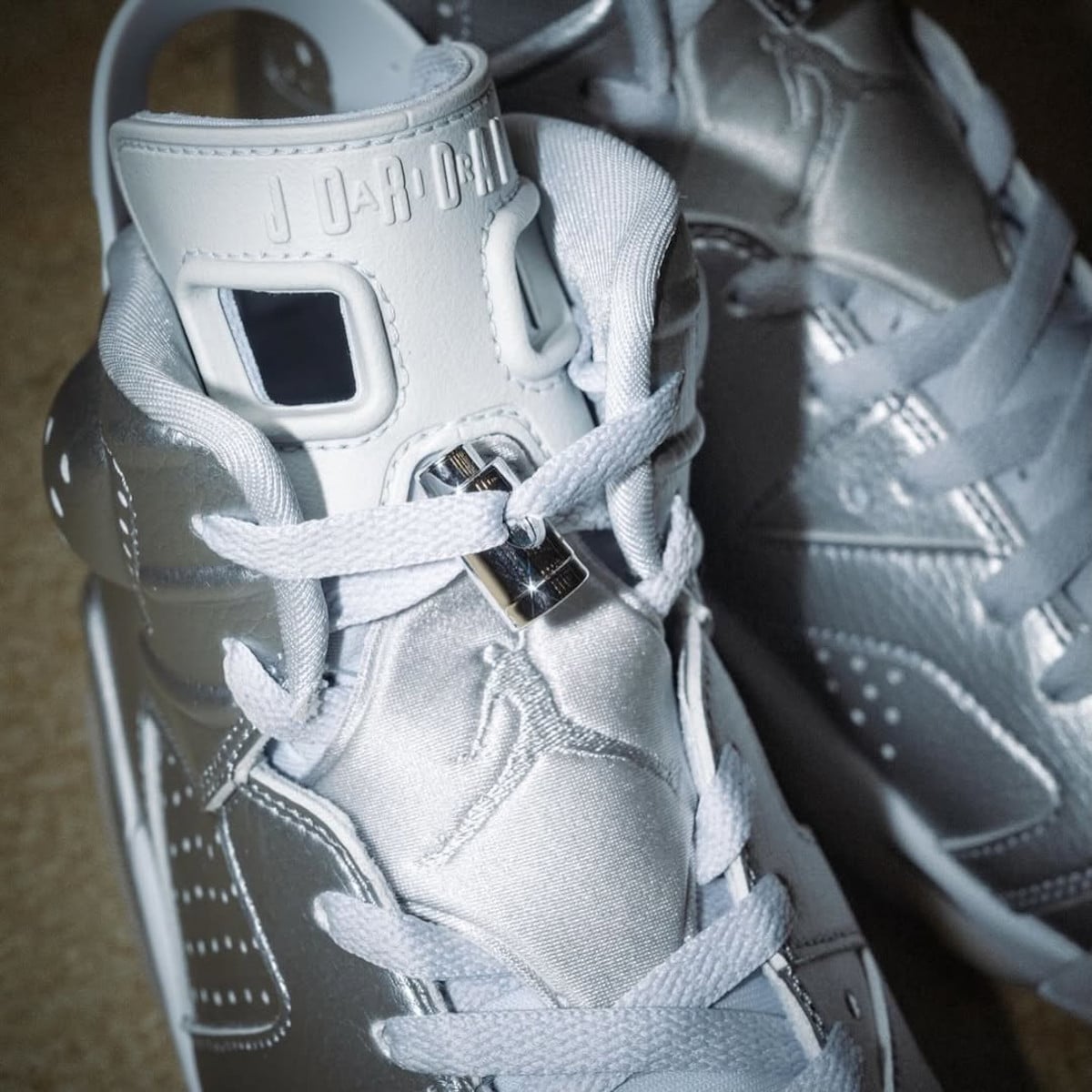 Air Jordan 6 PSG argentée Metallic Silver IQ5135-001 (6)