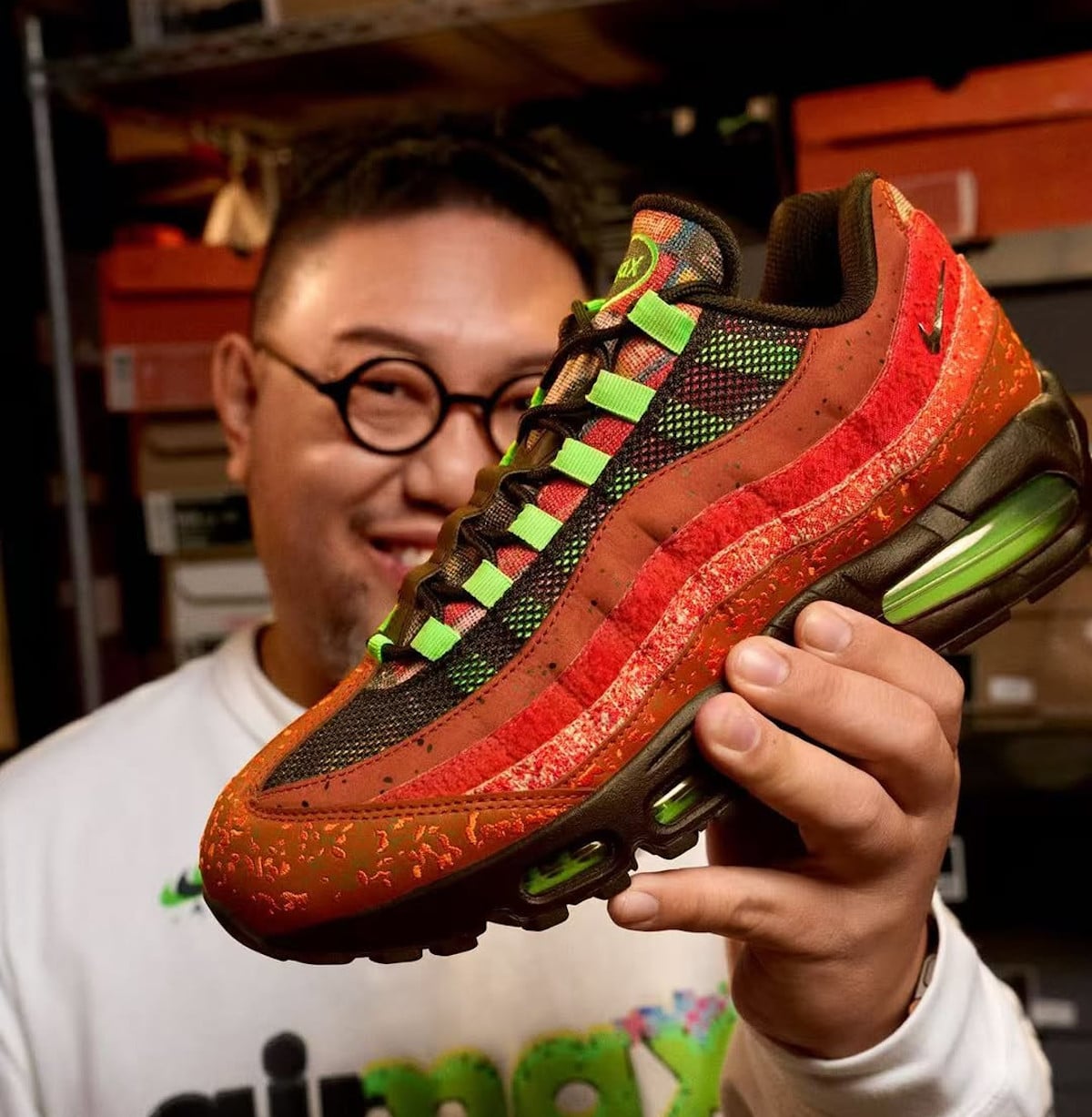 Nike Air Max 95 Hong Kong Family Affair IQ5755-200 (1)