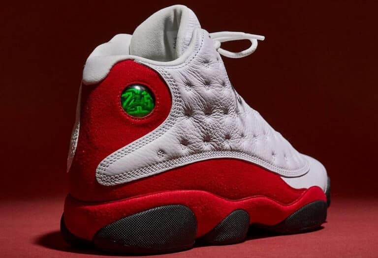 Hologramme œil de chat Air Jordan 13 True Red (couv)