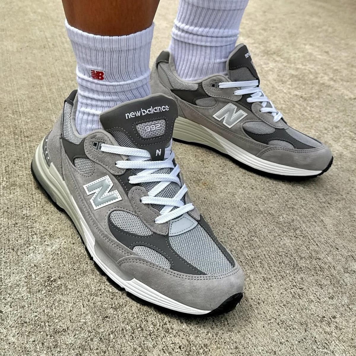 New Balance 992 grise Steve Jobs on feet