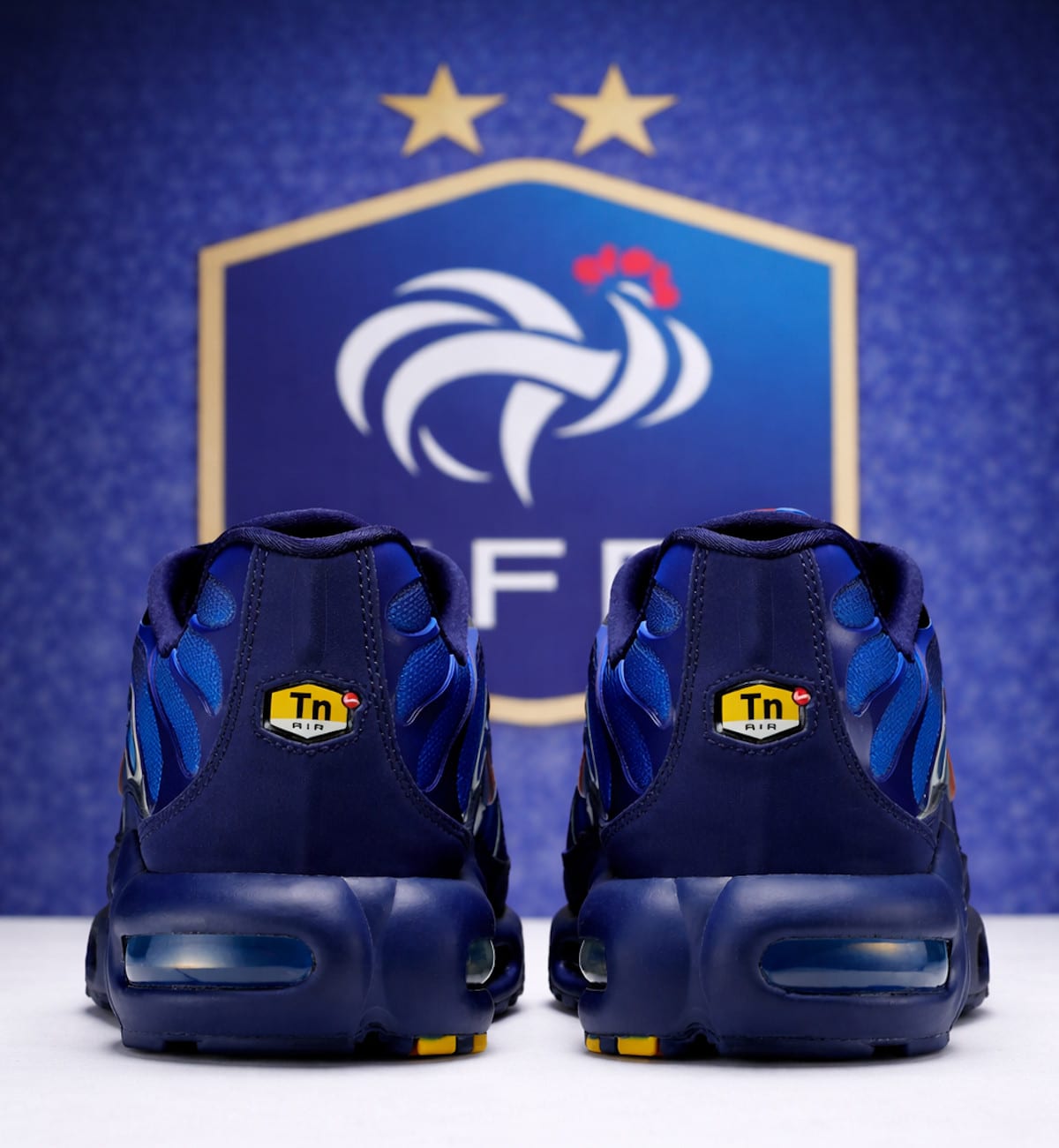 Nike Air Max Plus Fédération Française de Football bleu marine sortie 2026 IQ0170-400 (4)